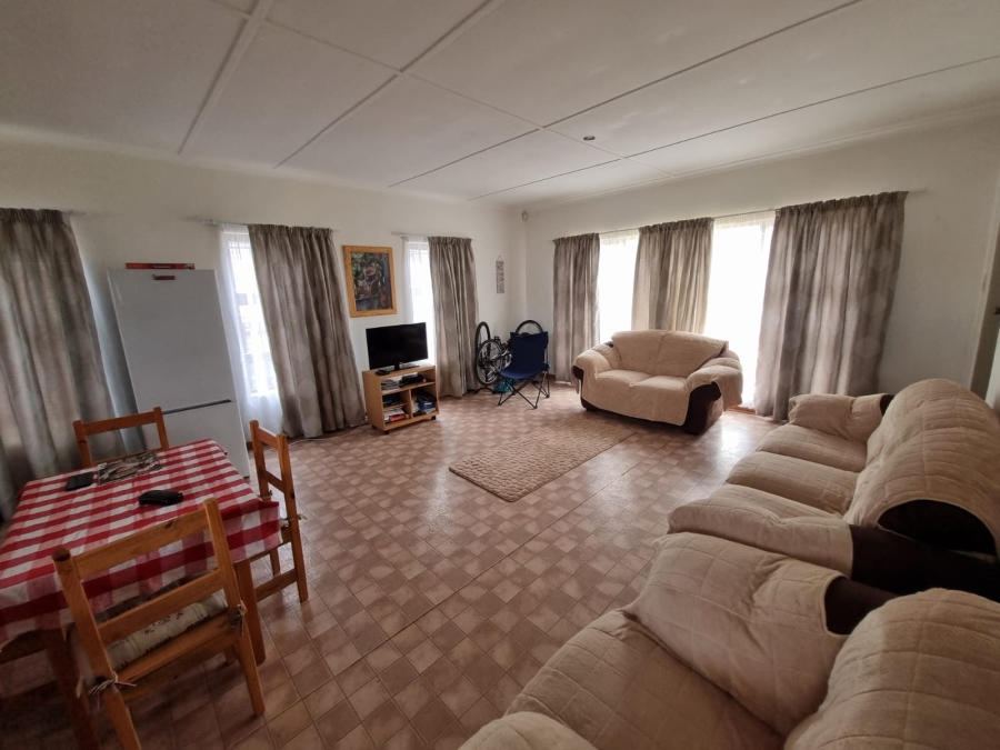 To Let 3 Bedroom Property for Rent in Aston Bay Eastern Cape